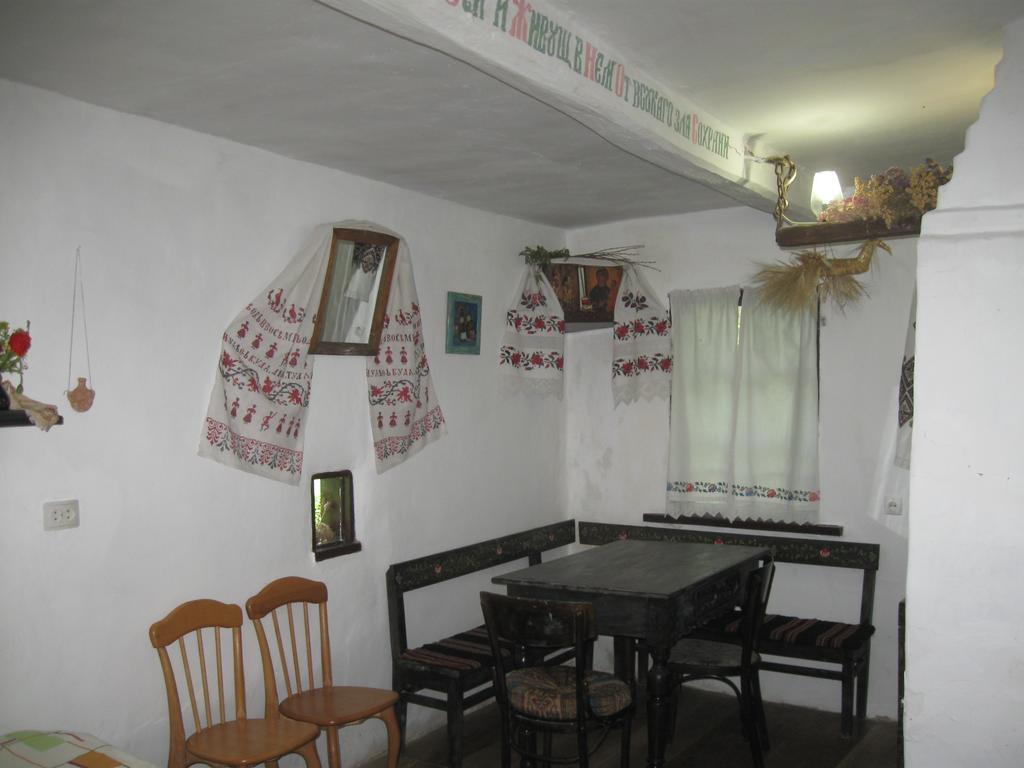 Koryakivskyi Rai Guest House Dmitrenki Ngoại thất bức ảnh